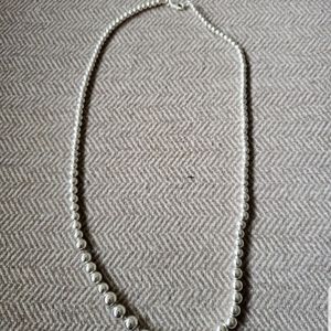 Silver graduated bead necklace 18 inches .925